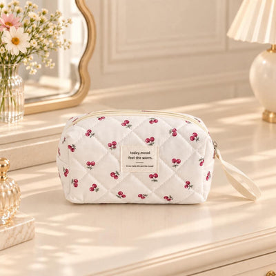 Trousse matelassée Cerises