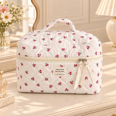 Trousse matelassée Cerises
