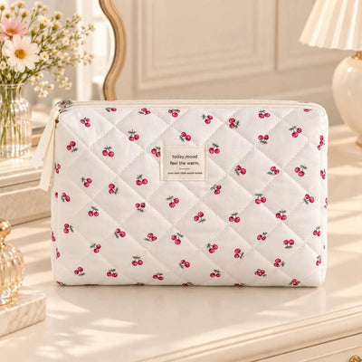 Trousse matelassée Cerises
